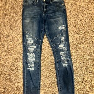 KanCan Distressed Dark Wash Skinny Jeans 9/28